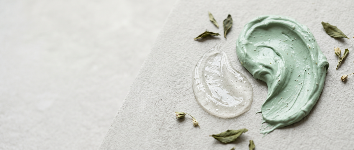 Kleimasker en lichte gel met groene thee
